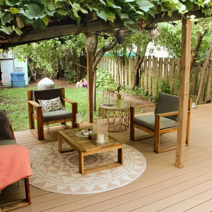 Patio composite – Mile-End, Montréal